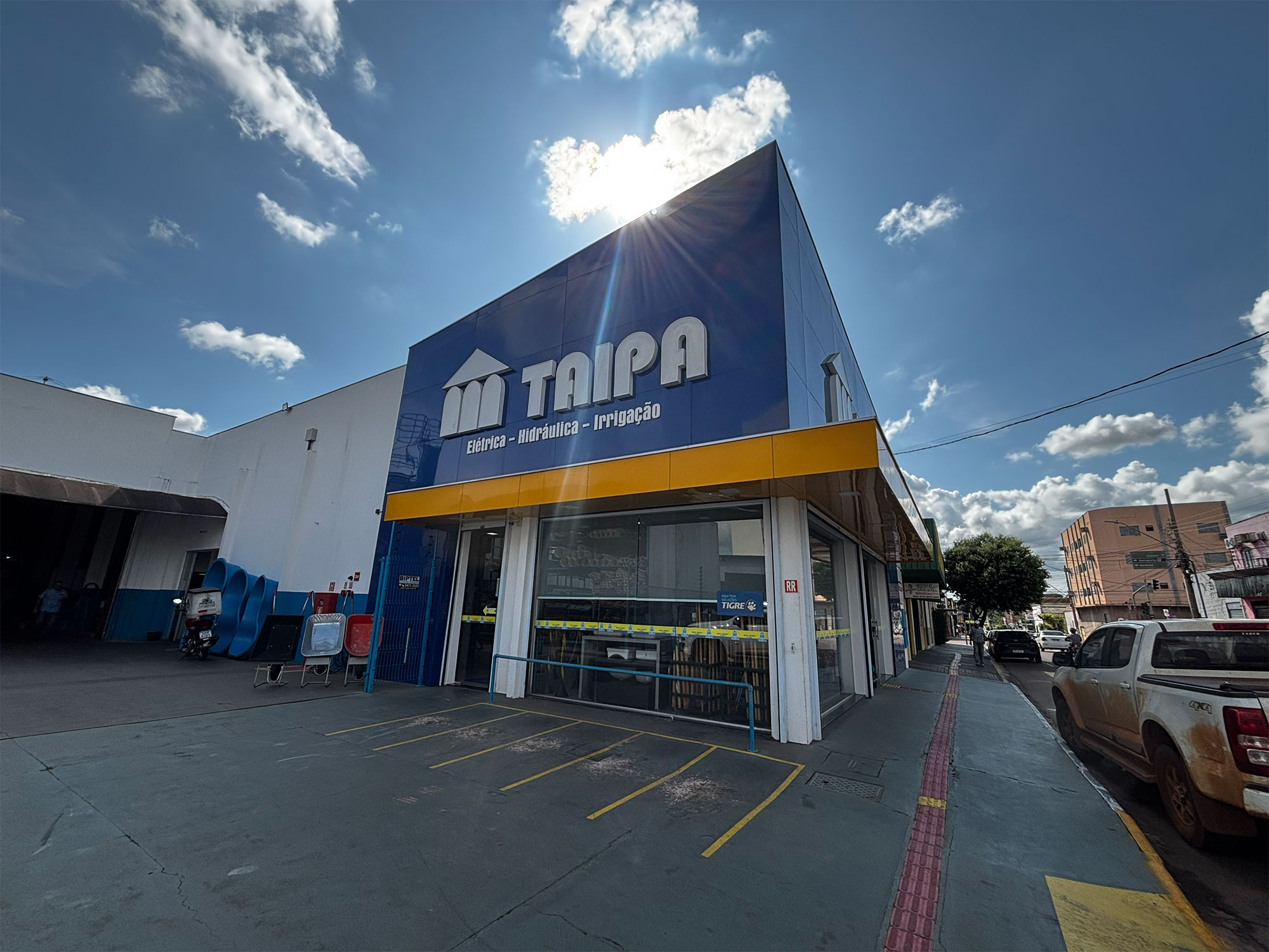 Fachada da Loja Matriz Taipa